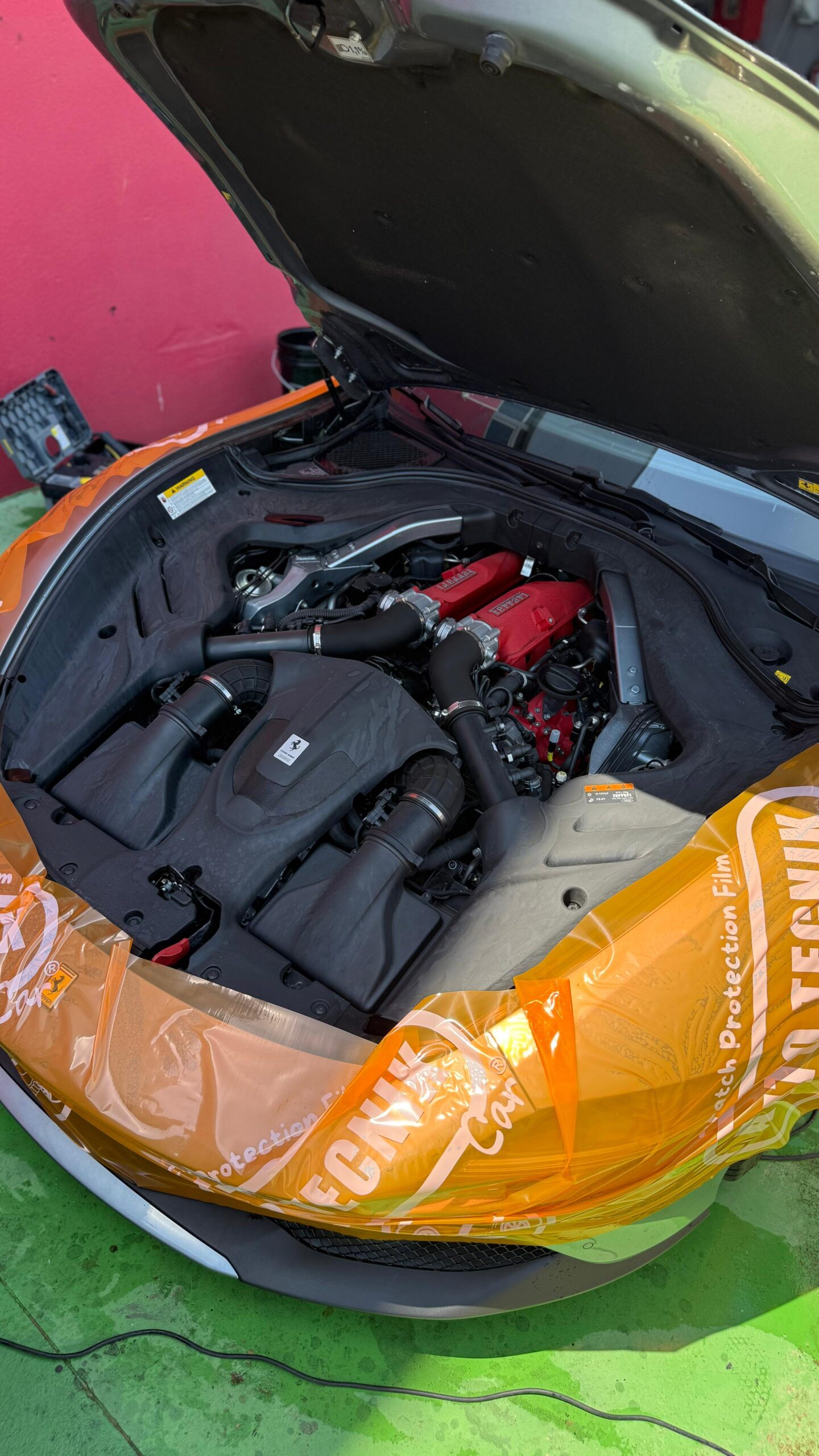 DETAILING FERRARI EN VALENCIA